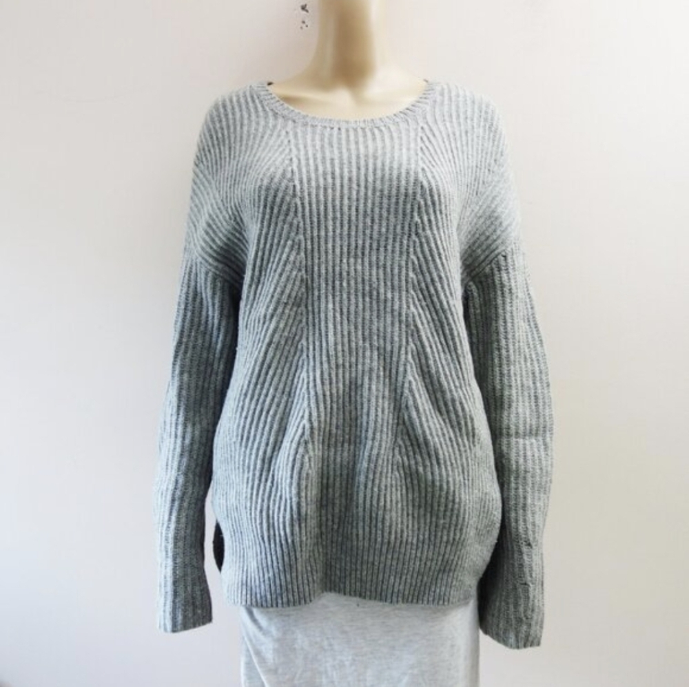 GAP Women’s Grey Wool Blend Ribbed Round Neck Relaxed Fit  Sweater (M)